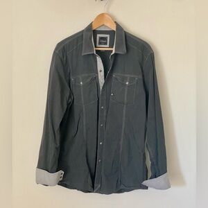 Men’s casual button down long sleeve shirt